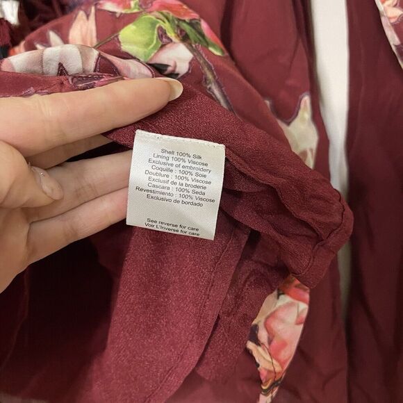 Rococo sands red floral silk long sleeve vneck blouse top size medium - Picture 3 of 6